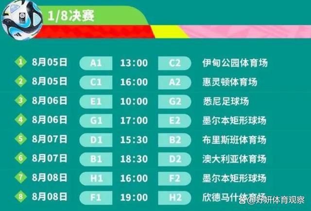 他的巨大挺进她的紧致