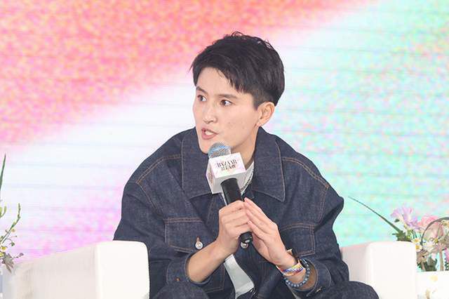 被迫成为校花的脚奴袜奴女女